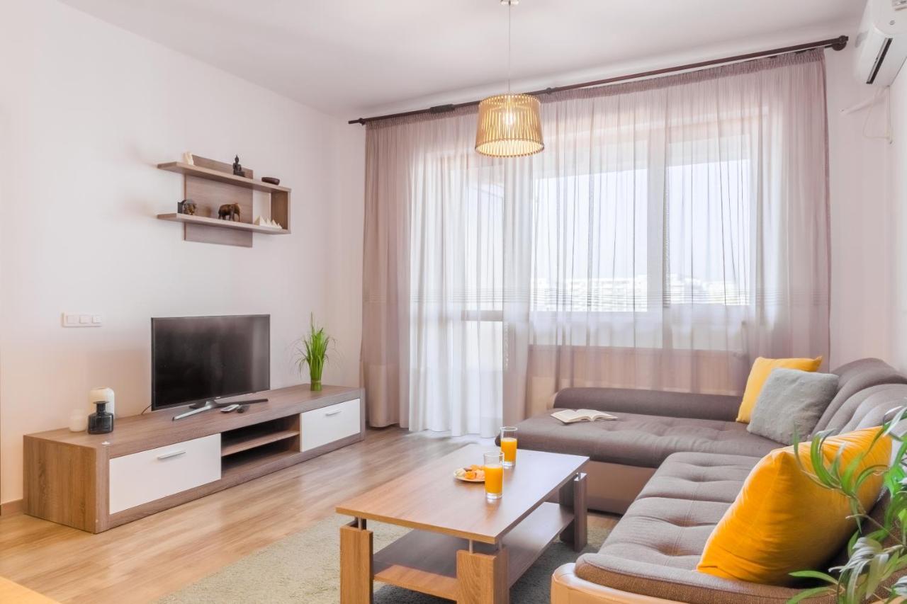 Lovely Apartment With City View 布加勒斯特 外观 照片