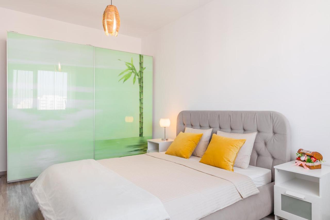 Lovely Apartment With City View 布加勒斯特 外观 照片