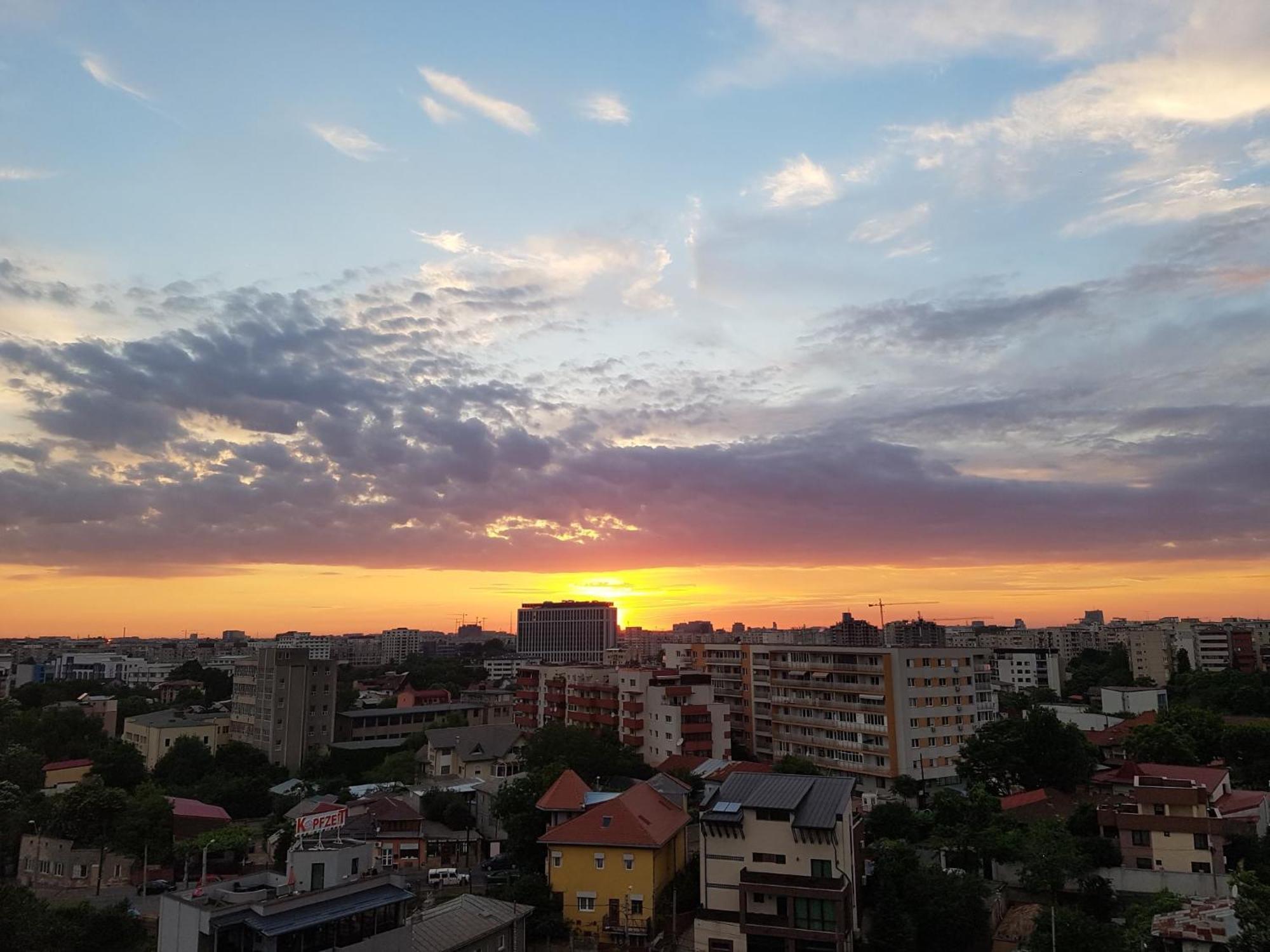 Lovely Apartment With City View 布加勒斯特 外观 照片